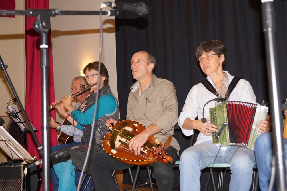 2013-11-23 veillee-cadanses-folk (160)