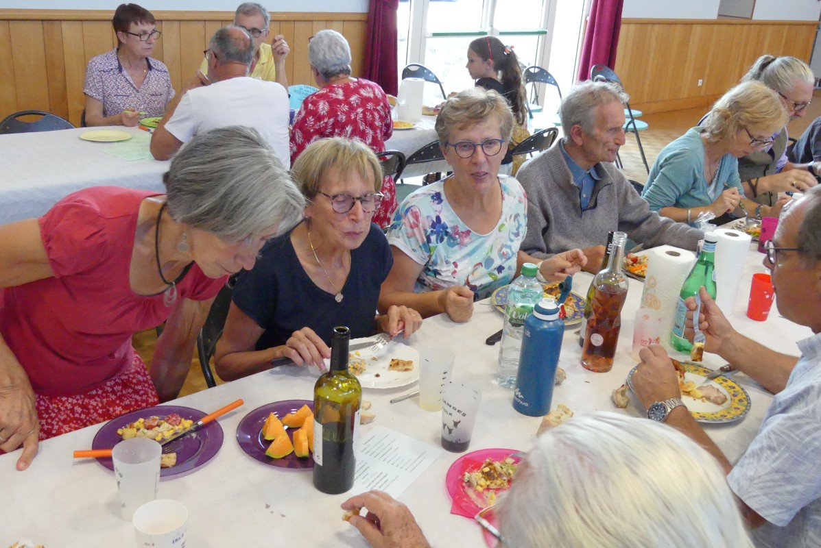 2022-06-28-repas-fin-saison-mini-bal (3).jpg